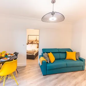 Enjoy The Traditional Parisian Life Apartamento París